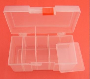 PLASTIC BOX WITH 4 MOVEABLE SEPARATORS