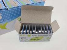 Load image into Gallery viewer, SEIKO SEIZAIKEN SR44SW / 303 Cell Batteries 10pcs Box (100 pieces Per Pack)
